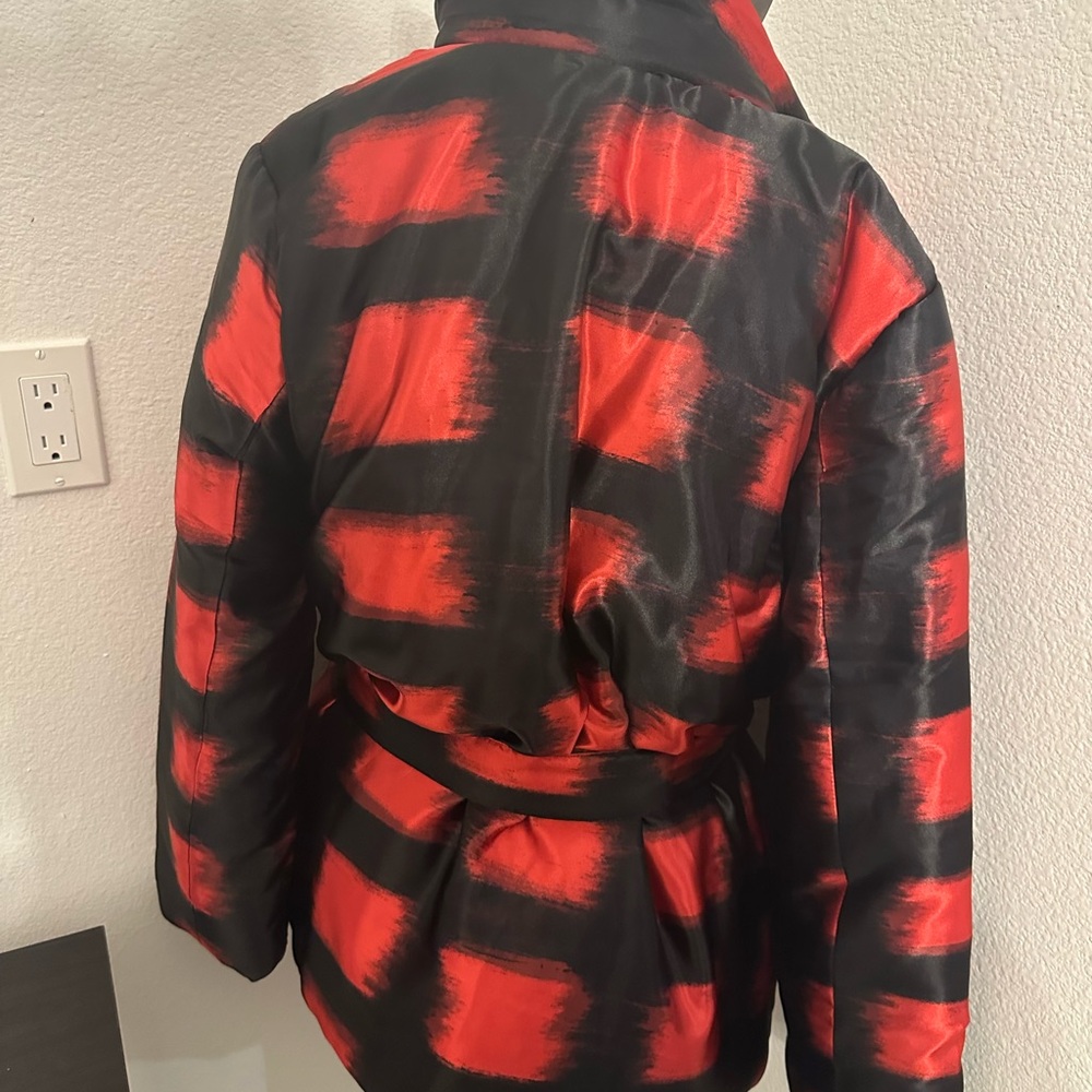 IMAN Global Chic Red and Black Brushstoke Belted Coat NWT - Picture 9 of 14